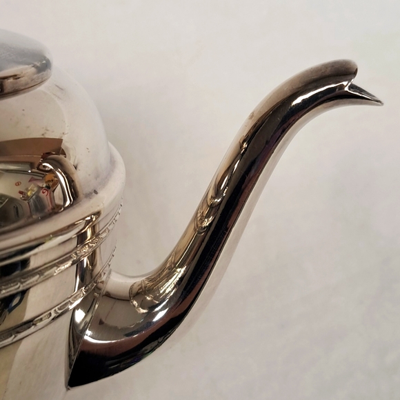 Vintage Essay Canada Silverplate teapot - Picture 7 of 14